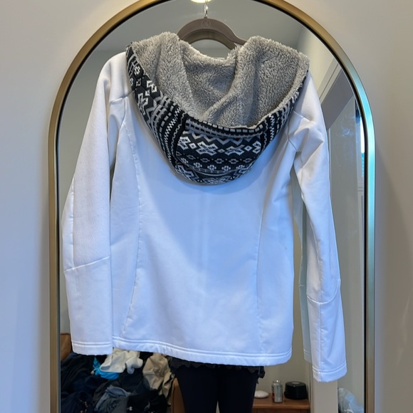 White Spyder coat - Picture 7 of 14